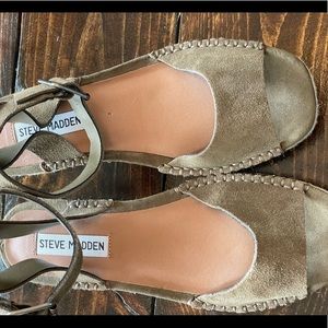 Steve Madden platform sandals